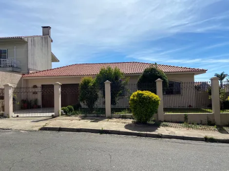 Alugar Casa / Padrão em Ponta Grossa. apenas R$ 4.000,00