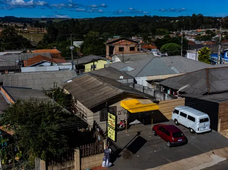 Casa comercial em Uvaranas