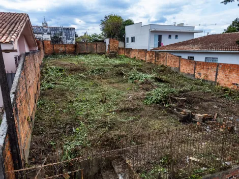 Terreno no bairro Uvaranas.