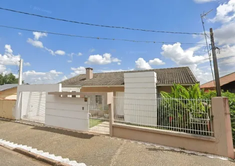 Alugar Casa / Padrão em Ponta Grossa. apenas R$ 1.050.000,00