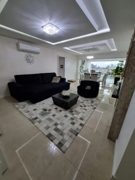 Alugar Apartamento / Padrão em Ponta Grossa. apenas R$ 950.000,00