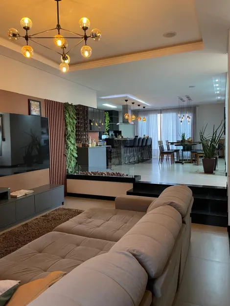 imagem 2 - Casa de Alto Padrão com Área Gourmet e Piscina Aquecida. imagem 2 - Casa de Alto Padrão com Área Gourmet e Piscina Aquecida.