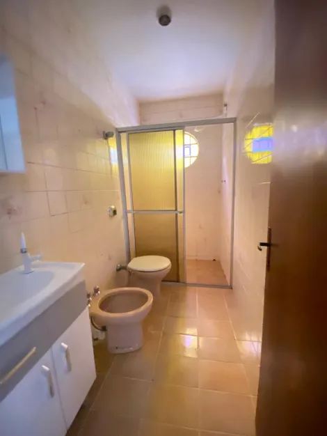 imagem 3 - Residência com 3 Dormitórios e Amplo Quintal em Localização Privilegiada! imagem 3 - Residência com 3 Dormitórios e Amplo Quintal em Localização Privilegiada!
